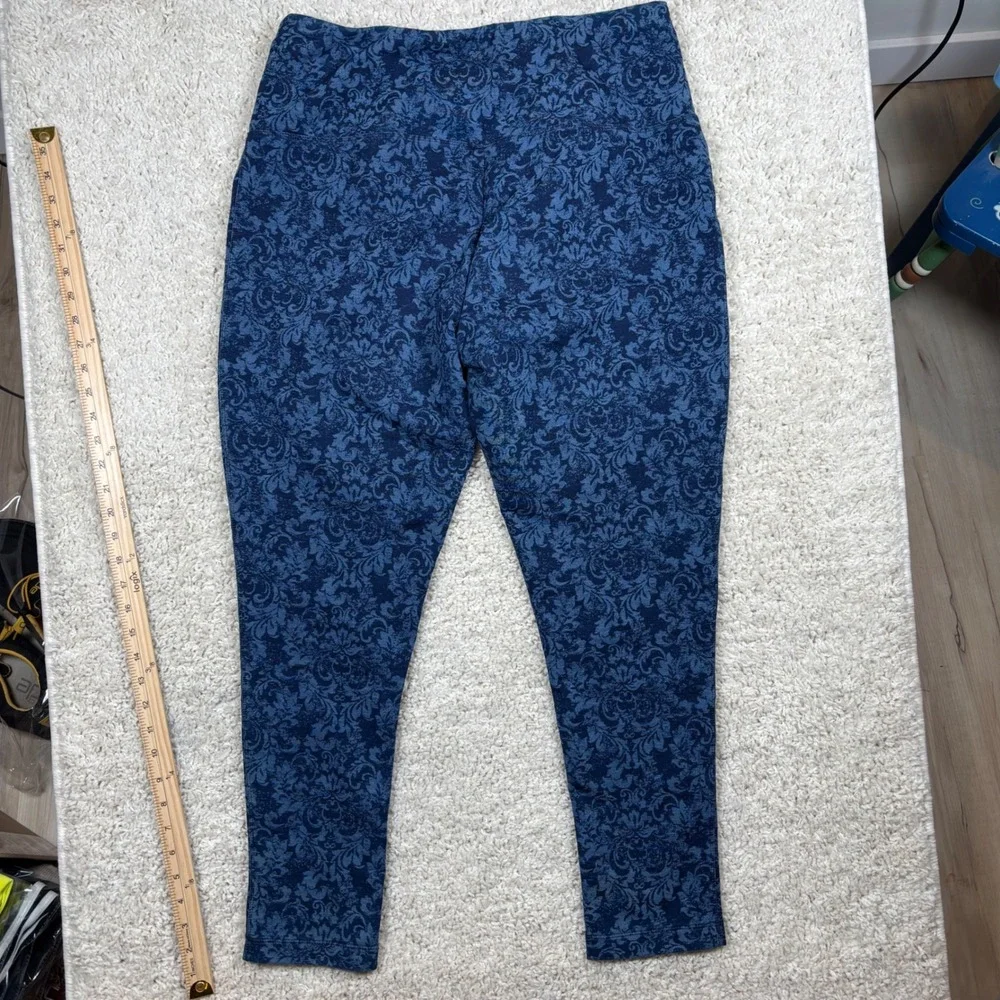 Chicos Zenergy Blue Damask Floral Leggings Womens Size 2‎ US 12/14 Stretch Crop
